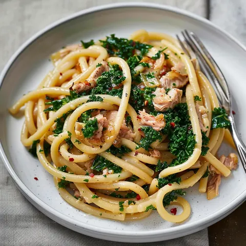 Thon, kale et oignons savoureux