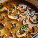 Soupe Crémeuse aux Champignons et Paprika