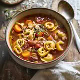 Tortellinis et légumes en soupe